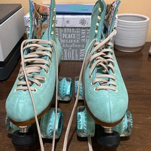 Moxi roller skates